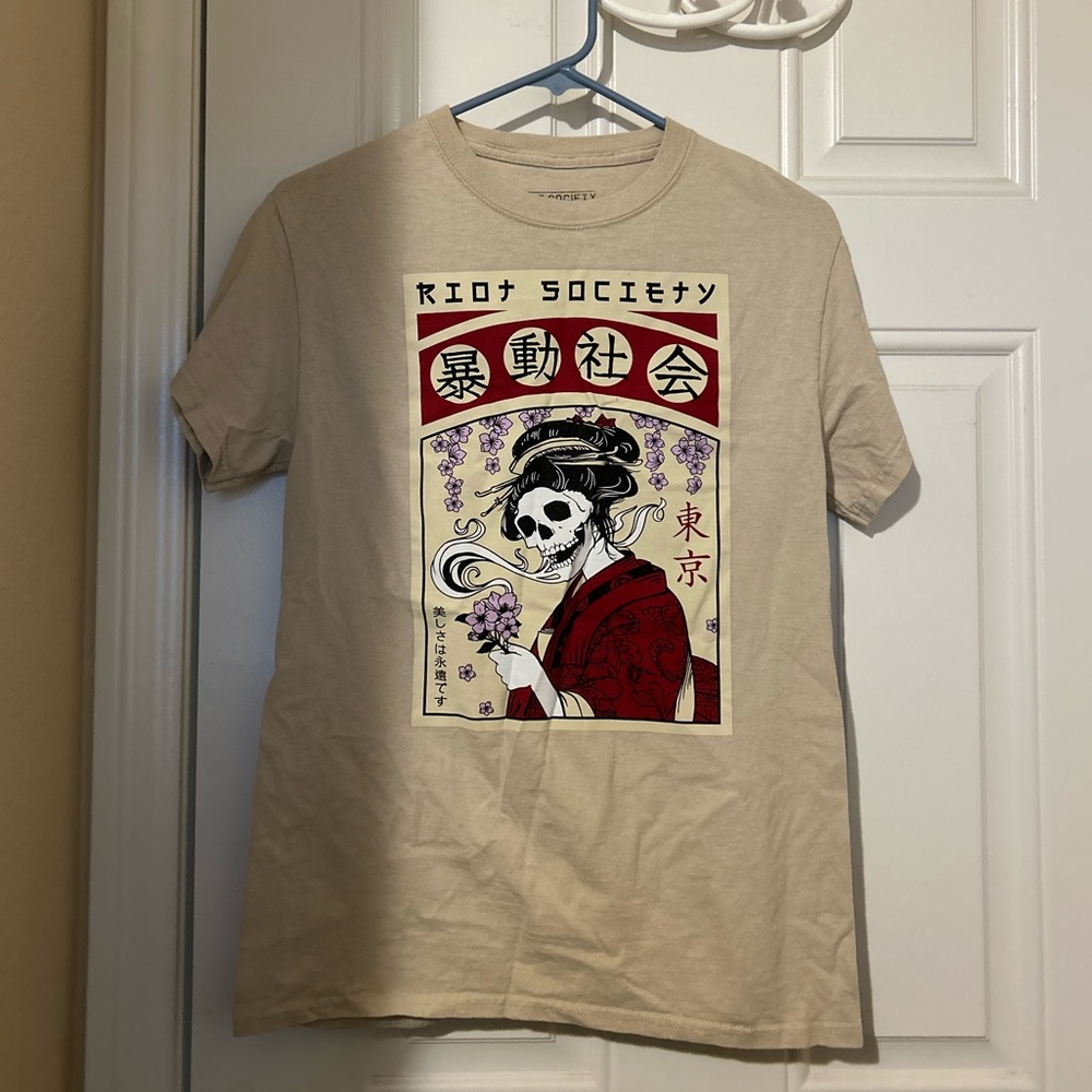 Riot society GEISHA GARDEN tshirt.